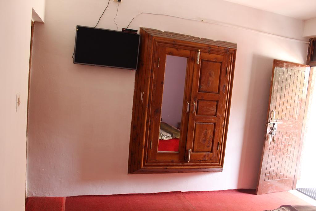 Mamta Guest House Манали Экстерьер фото